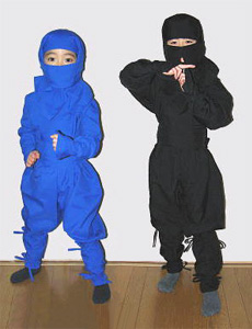 子ども用の忍者衣装も扱っています　※大人用、子ども用共にレンタルもあります（詳しくは伊賀流忍者店のHPをご覧ください）